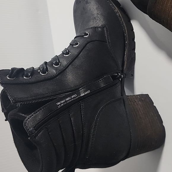 New black boots stacked heel - Picture 3 of 4